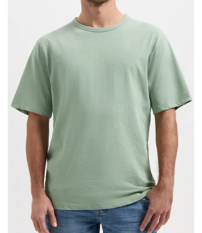 KUYICHI •• Liam linnen Tee | Soft Petrol