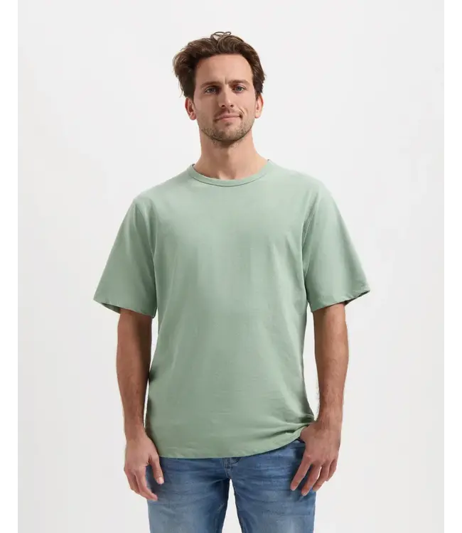 KUYICHI •• Liam linnen Tee | Soft Petrol