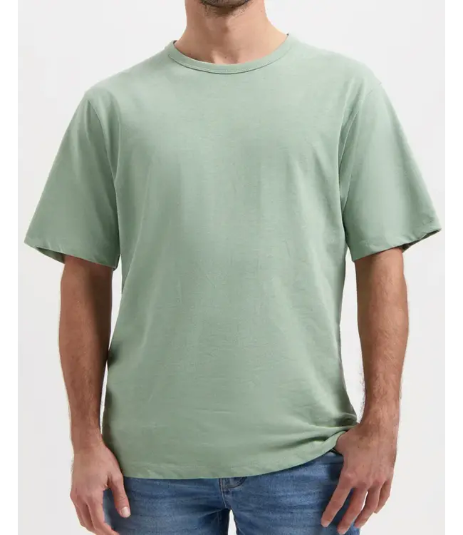 KUYICHI •• Liam linnen Tee | Soft Petrol