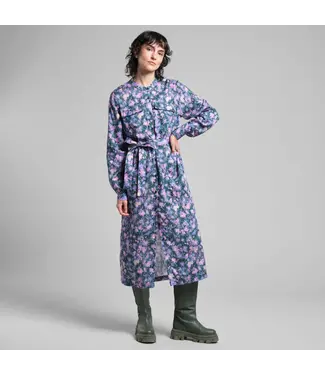DEDICATED. •• Shirt Dress Falsterbo  | Blurred Flowers Purple