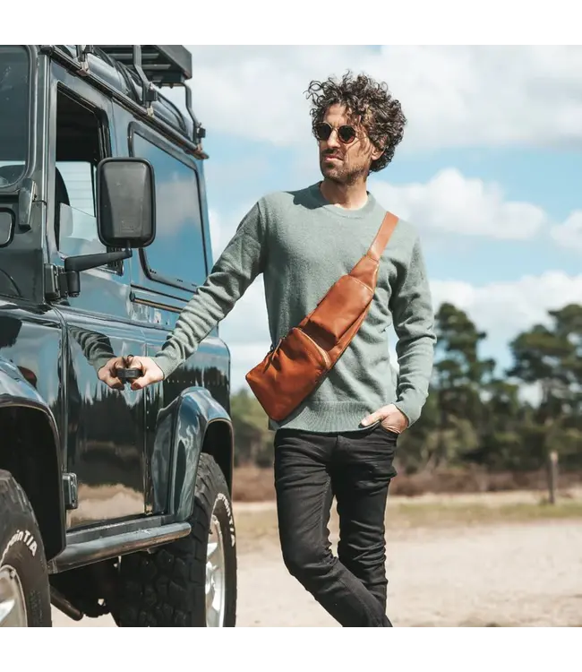 CHESTERFIELD •• Crossbody Logan | Cognac