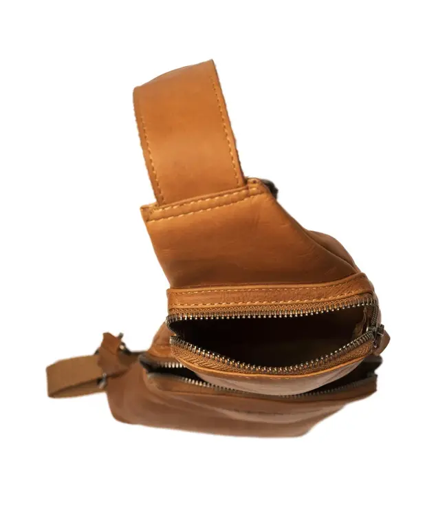 CHESTERFIELD •• Crossbody Logan | Cognac