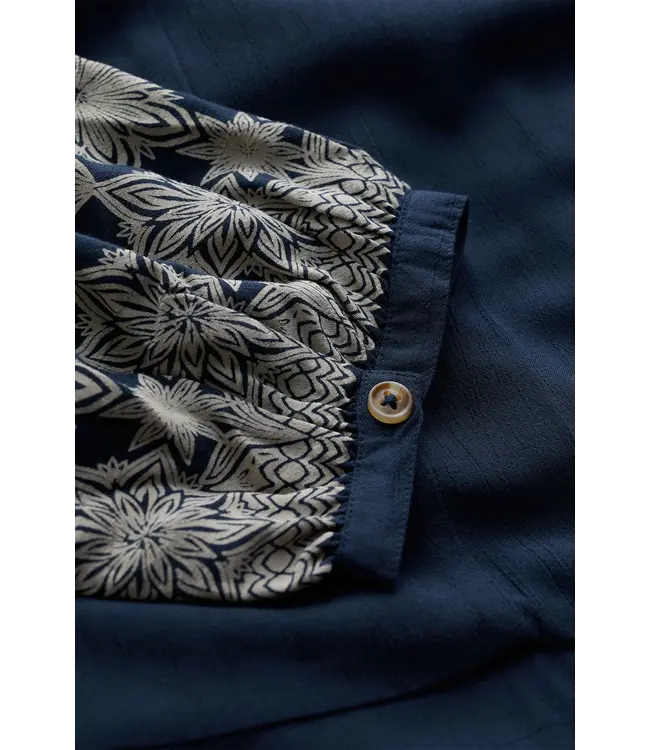 SEASALT CORNWALL •• Blouse High Woods | ice flower Maritime