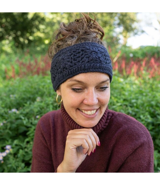 SJAAL MET VERHAAL  •• Haarband Granny Square Donkerblauw