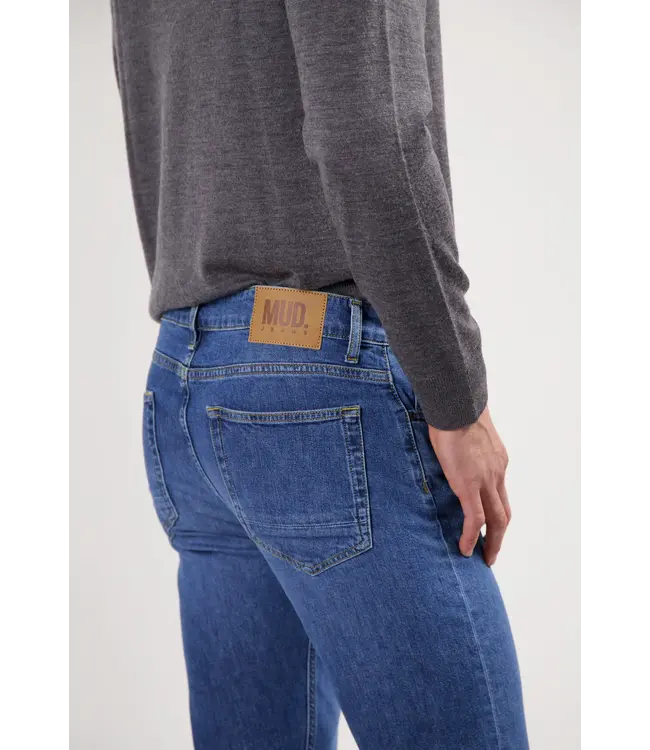 MUD Jeans •• Jeans Bryce Mid Straight | Authentic Indigo