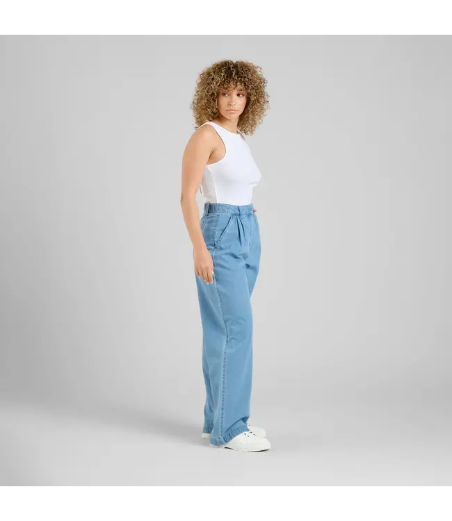DEDICATED. •• Pants Vickleby Denim | Light Blue