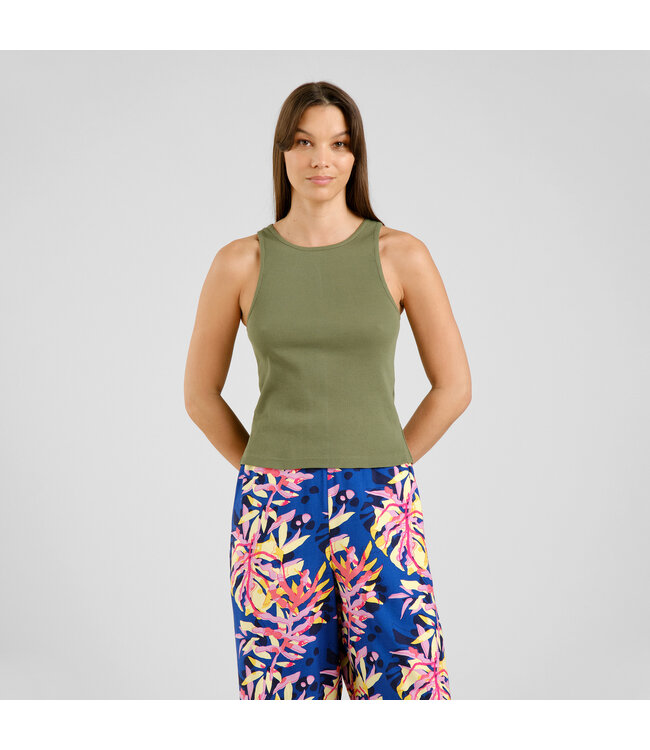 DEDICATED. •• Rib Top Valdermarsvik | Leaf Green