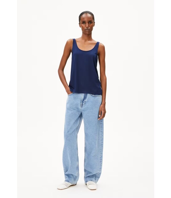 ARMEDANGELS •• ASHRAANI SOLID | TOP GEMAAKT VAN LENZING™ ECOVERO™ MIX