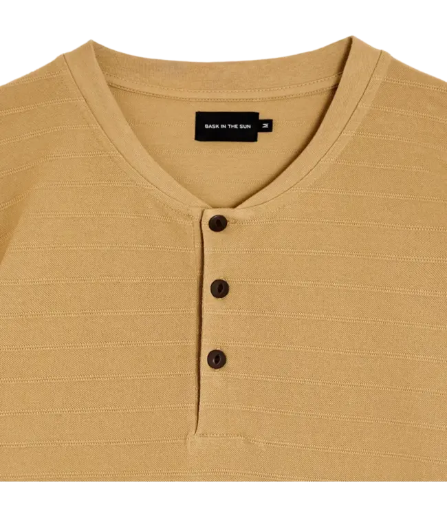 BASK IN THE SUN •• Tee TALO | Cappuccino