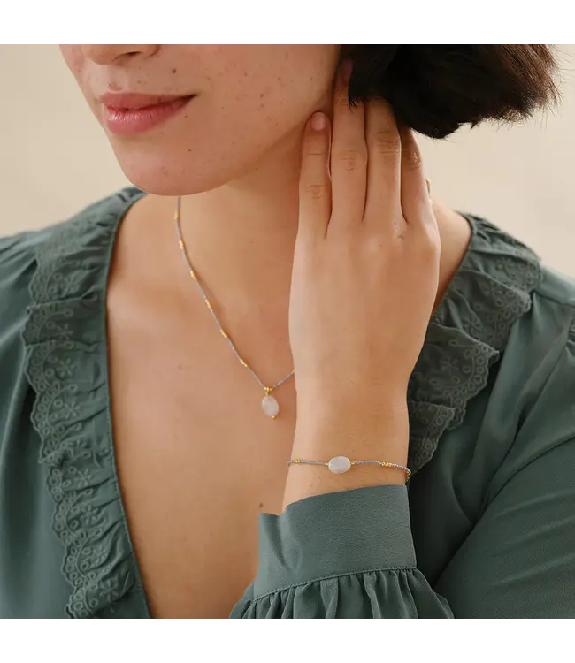 A BEAUTIFUL STORY •• Wanting Moonstone Bracelet Gold Colored