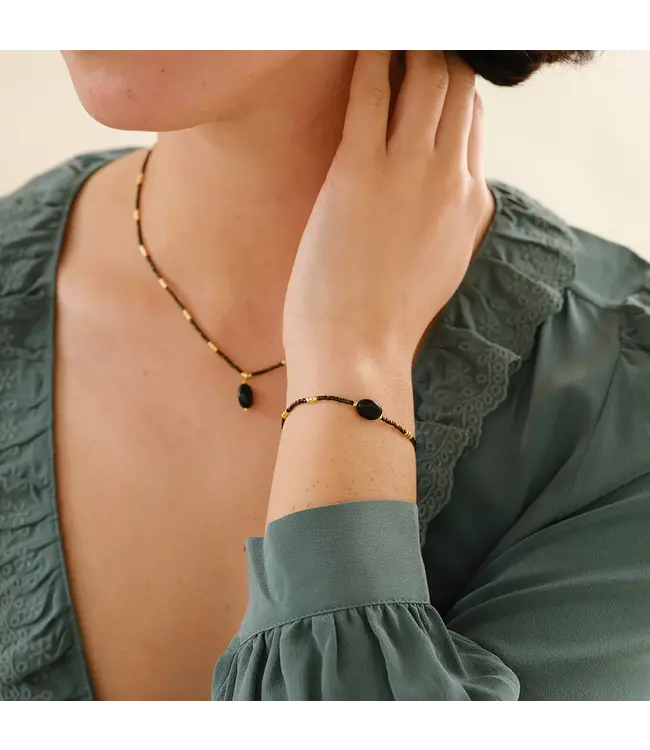 A BEAUTIFUL STORY •• Wanting Black Onyx Bracelet Gold Colored