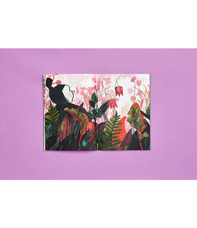 Loopvis •• Kakkerlakje | Ondersteboven tussen de petunia’s