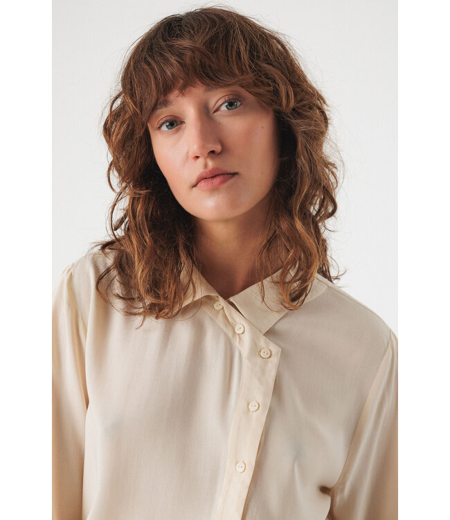 SKFK •• KARMELE SHIRT | Cream