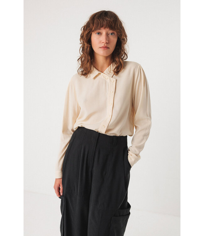 SKFK •• KARMELE SHIRT | Cream