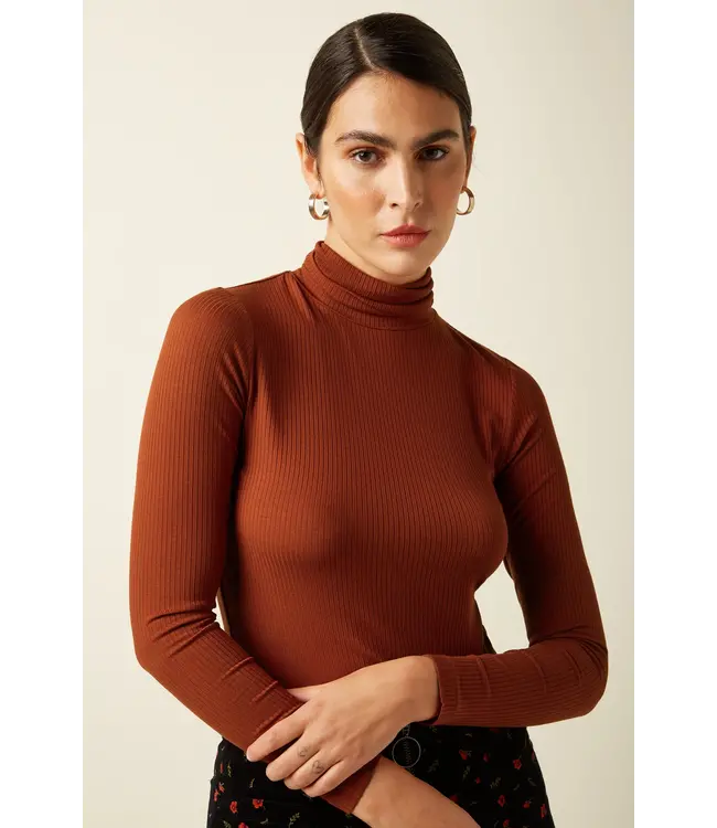 KING LOUIE •• Rollneck Top Uni Rib | Spicy Brow