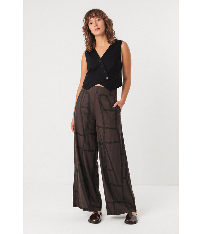 SKFK •• BARRIA SHIRT | Black