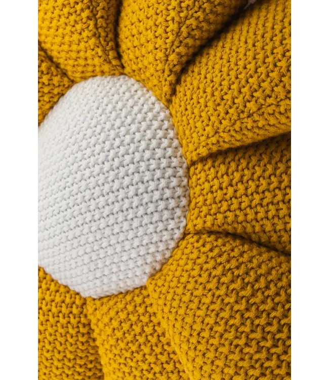 Tranquillo •• Cushion FLOWER | Yellow