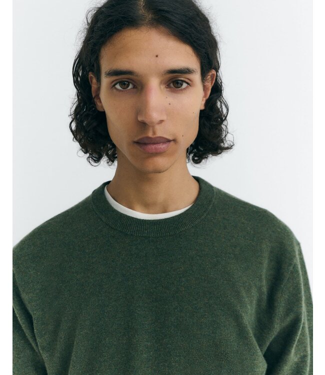 THINKING MU •• Lucien Knitted Sweater | Dark Green