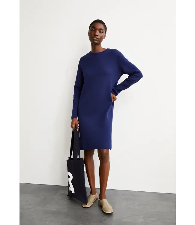 ARMEDANGELS •• ROSANNIAAS | gebreide jurk in kleur blue noon