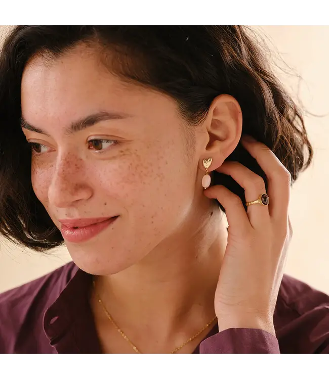 A BEAUTIFUL STORY •• Heavenly Rozenkwarts Oorbellen Gold Colored