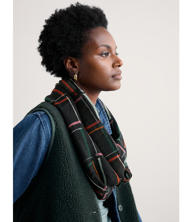 SEASALT CORNWALL •• Pretty Circle Scarf | Rock Check Onyx