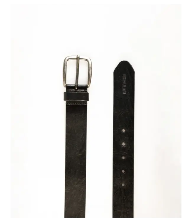 KUYICHI •• Riem Dean | Black