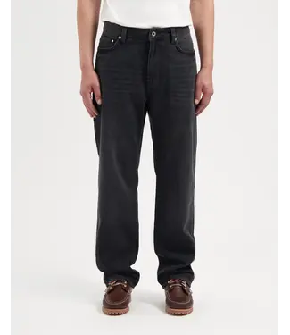KUYICHI •• Larry Loose | Smoky Noir