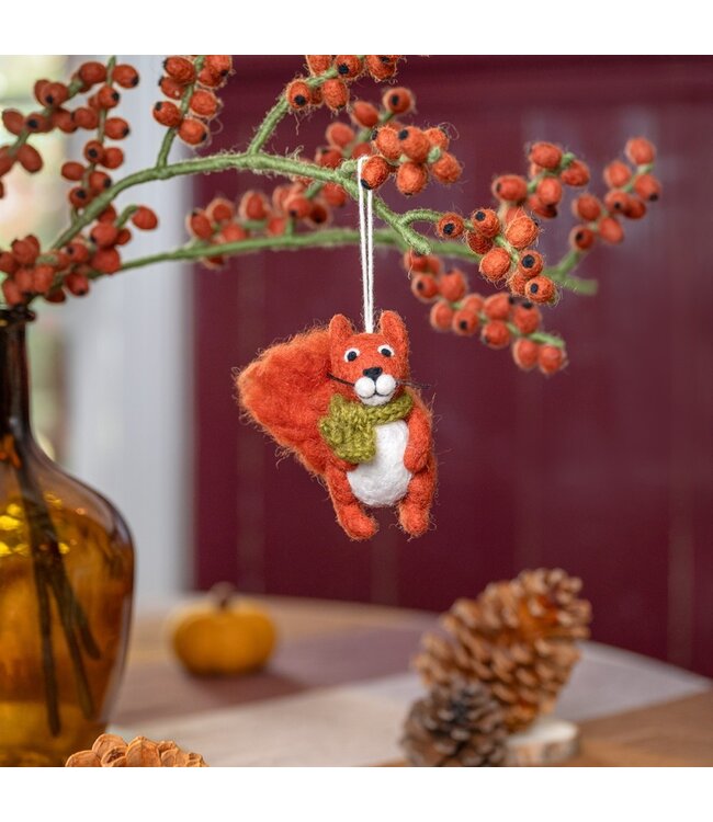 SJAAL MET VERHAAL  •• Hanger Eekhoorn Indian Summer