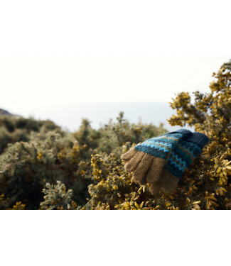 SEASALT CORNWALL •• Very Clever Gloves | Modern Cyan Multi