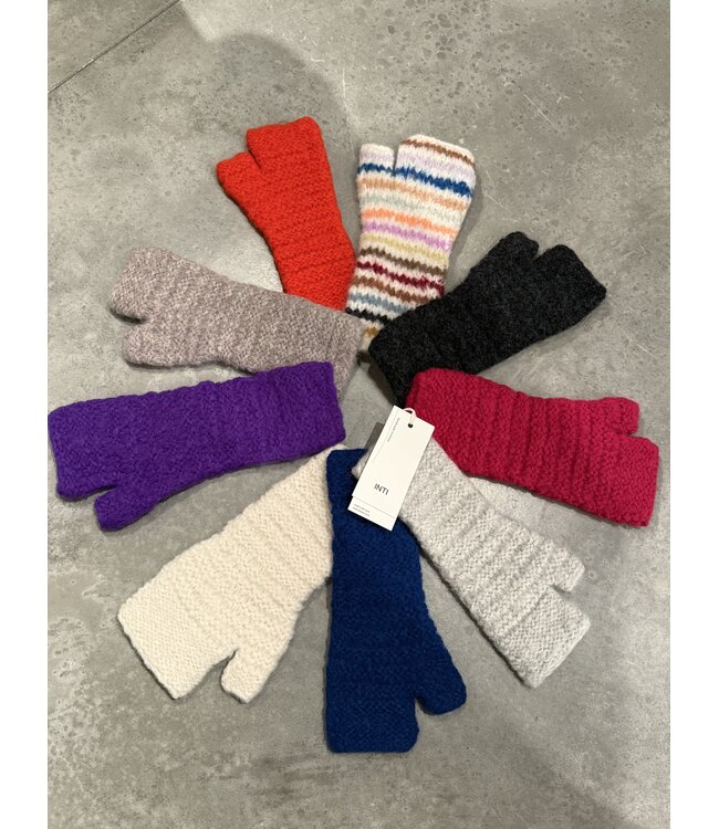 INTI Knitwear •• Handwarmers in baby-alpaca | in verschillende kleuren