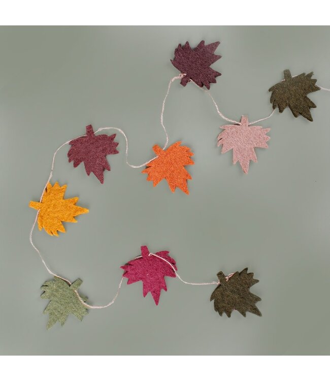 SJAAL MET VERHAAL  •• Vilt slinger esdoornblad