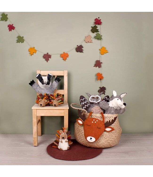 SJAAL MET VERHAAL  •• Vilt slinger esdoornblad