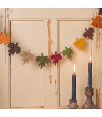 SJAAL MET VERHAAL  •• Vilt slinger esdoornblad