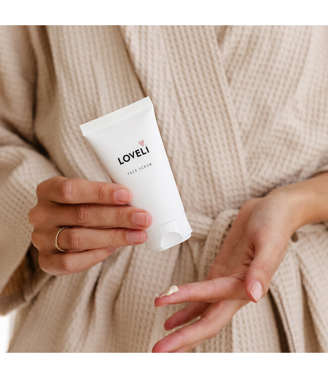 LOVELI •• Face Scrub