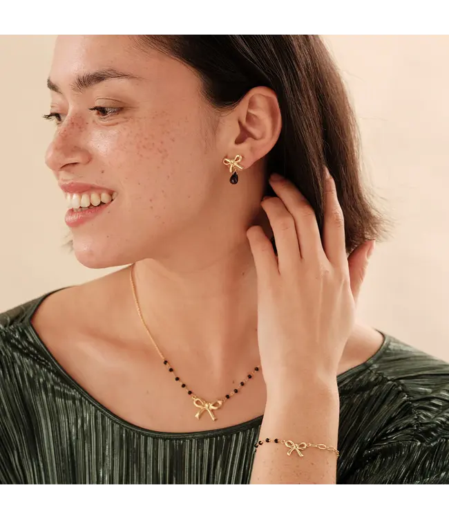 A BEAUTIFUL STORY •• Ribbon Black Onyx Earrings GC