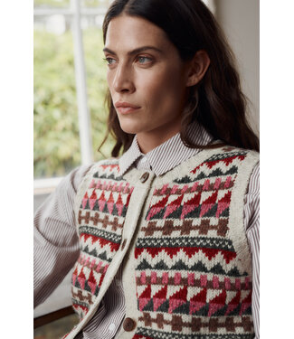 SEASALT CORNWALL •• Spencervest Dawson Pick Fairisle | Zig Zag Geo Red Sail