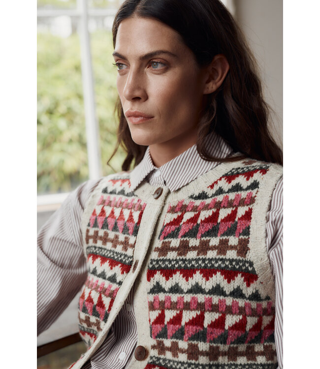 SEASALT CORNWALL •• Spencervest Dawson Pick Fairisle | Zig Zag Geo Red Sail