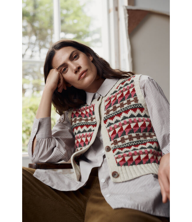 SEASALT CORNWALL •• Spencervest Dawson Pick Fairisle | Zig Zag Geo Red Sail