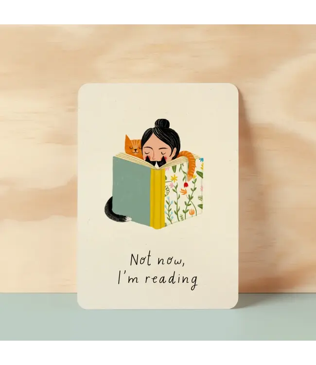 Illu-ster •• Ansichtkaart | Not now \ Bookworm