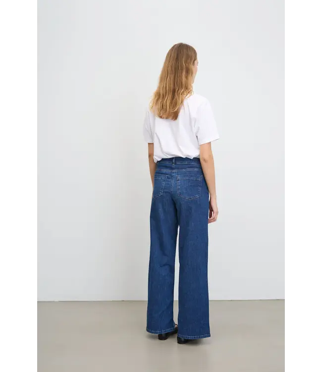 LAURIE •• Carol Loose | Long Length | Washed Blue Denim