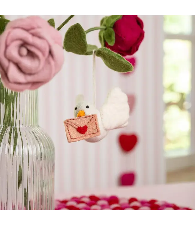 SJAAL MET VERHAAL  •• Hanger Duif | Love is in the Air