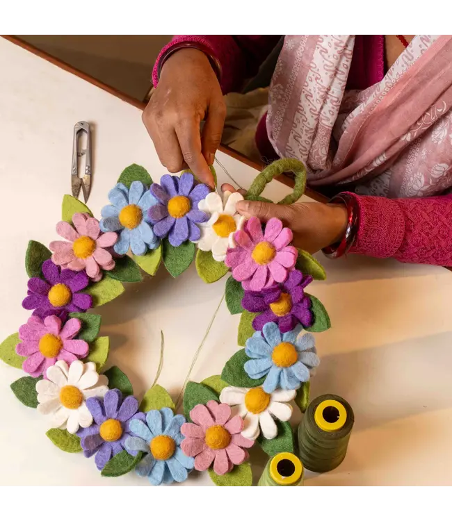 SJAAL MET VERHAAL  •• Krans Margietjes Violettinten