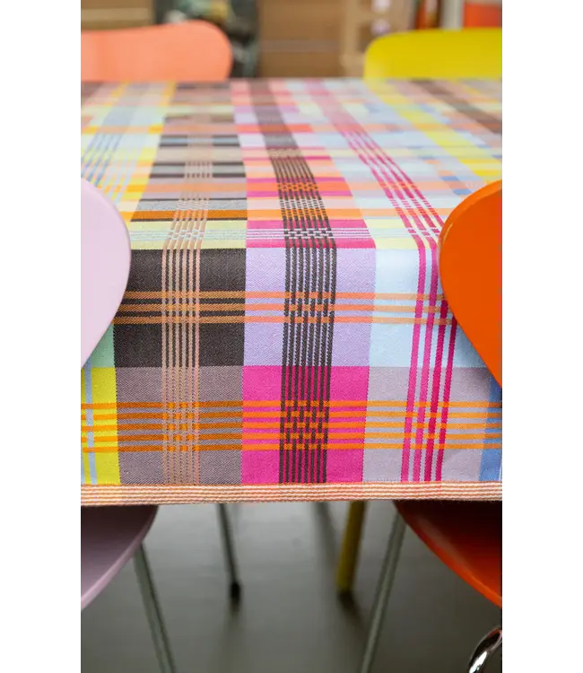 FOEKJE FLEUR •• table cloth #71C wild weave