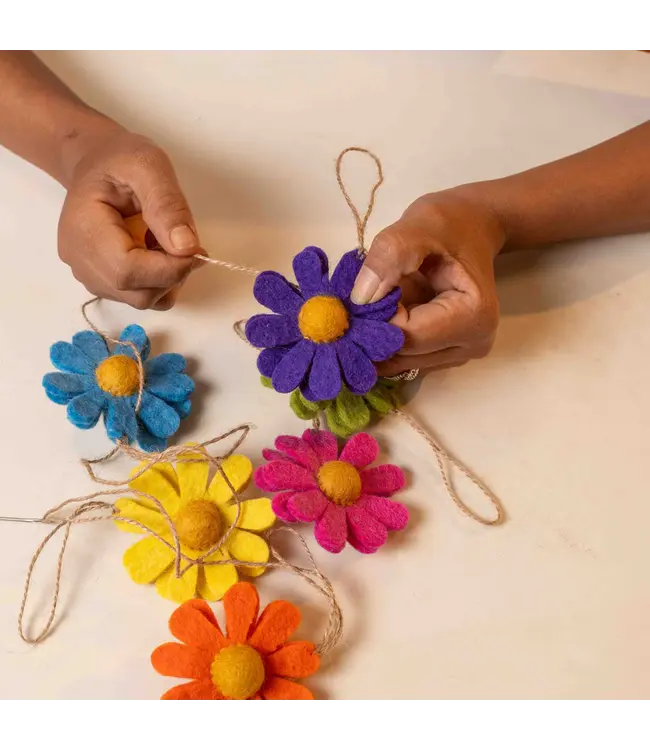 SJAAL MET VERHAAL  •• Viltslinger Margrietjes Multicolor