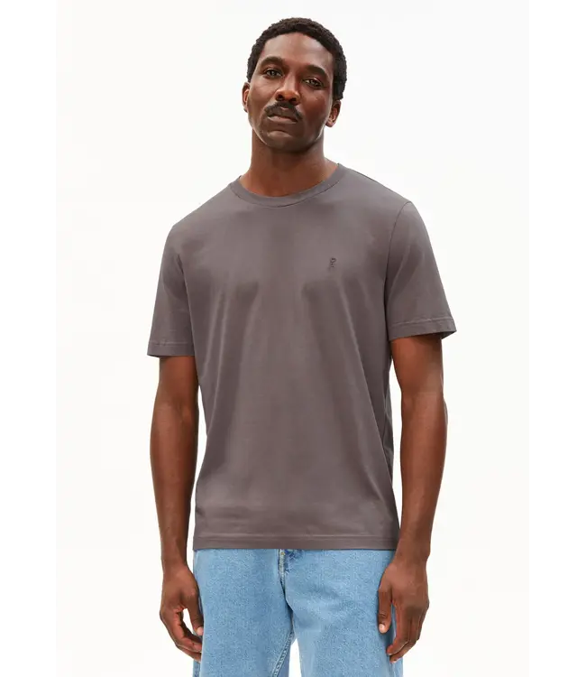ARMEDANGELS •• JAAMES T-shirt made of Organic Cotton  in kleur Granit