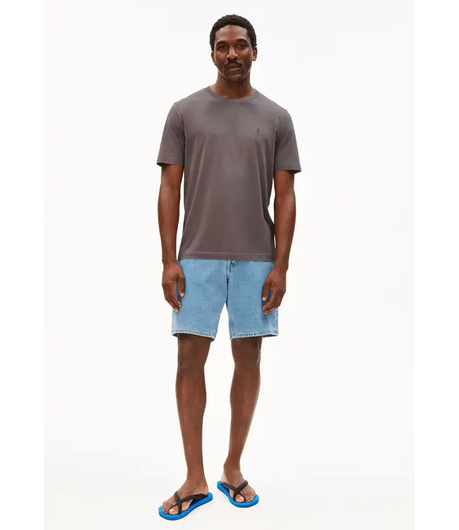 ARMEDANGELS •• JAAMES T-shirt made of Organic Cotton  in kleur Granit