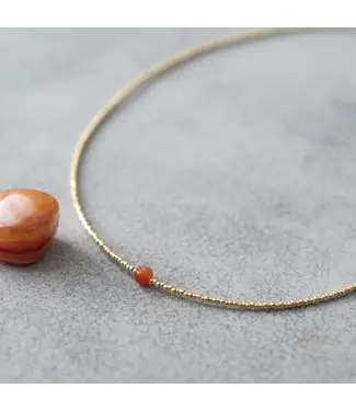 A BEAUTIFUL STORY •• Flora Carnelian Ketting Verguld Goud
