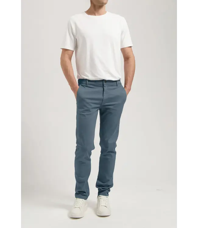 MUD Jeans •• Chino Scott mid Tapered | Slate blue