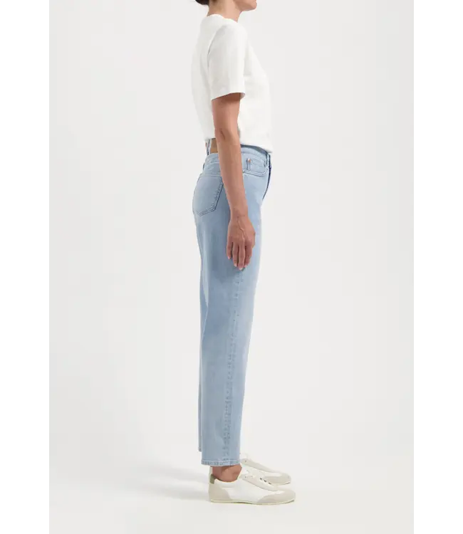 MUD Jeans •• Mams High Tapered - Light Aged