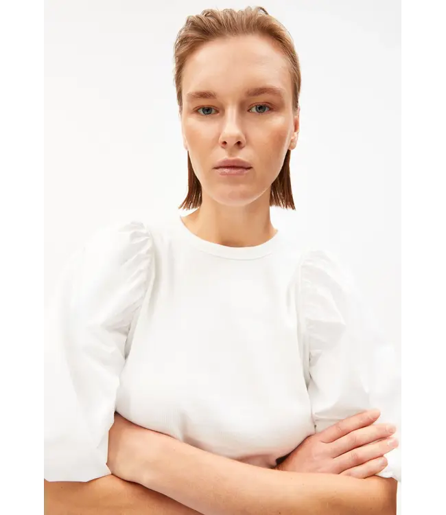 ARMEDANGELS •• puff sleeve t-shirt | white